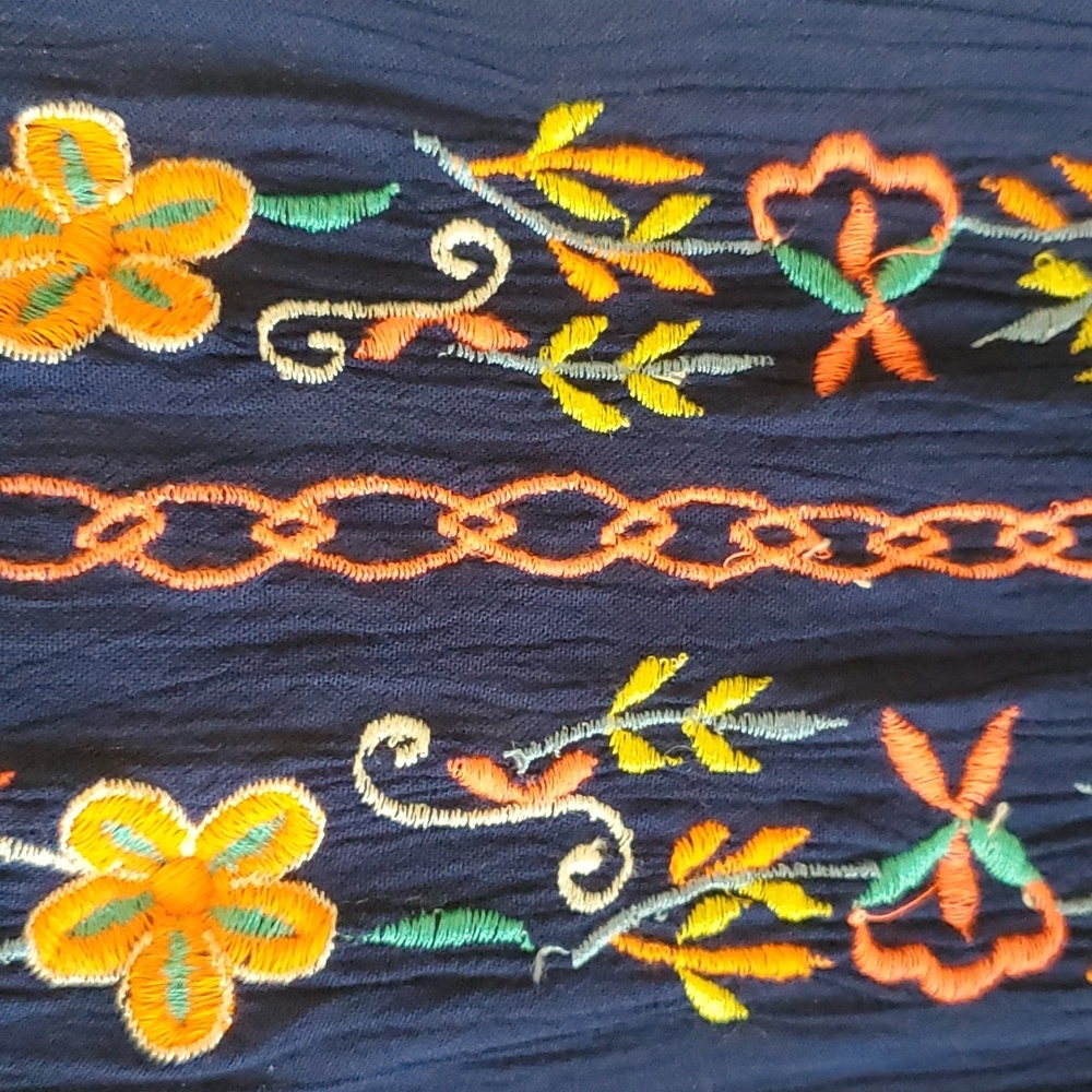 NWT - Shrinking Violet BoHo Embroidery racerback Top - Size Small - Picture 2 of 6